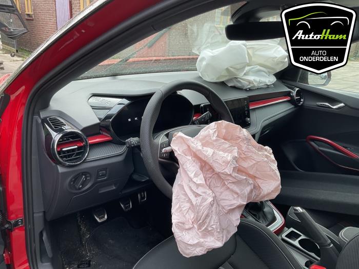 Skoda Fabia IV 1.0 TSI 12V Épave (2026, Rouge, Noir)