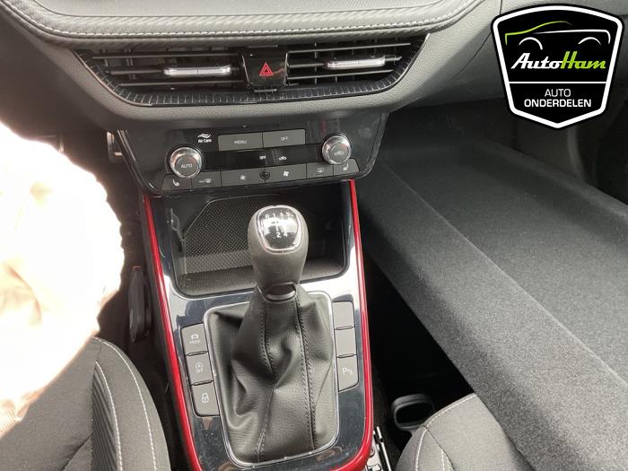 Skoda Fabia IV 1.0 TSI 12V Épave (2026, Rouge, Noir)