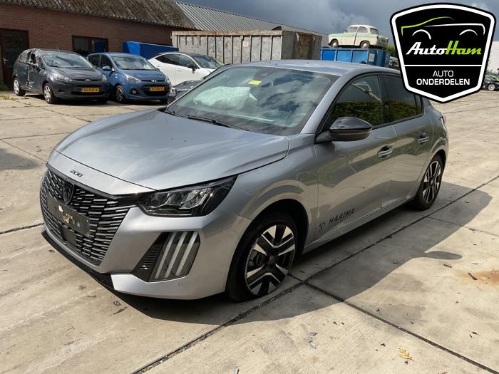Peugeot 208 II 1.2 Hybrid 100 Vehículo de desguace (2024, Gris)