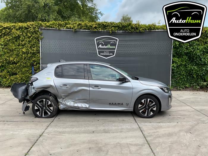 Peugeot 208 II 1.2 Hybrid 100 Vehículo de desguace (2024, Gris)