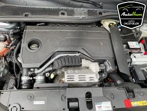 Peugeot 208 II 1.2 Hybrid 100 Vehículo de desguace (2024, Gris)