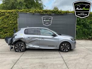 Peugeot 208 II 1.2 Hybrid 100 Vehículo de desguace (2024, Gris)