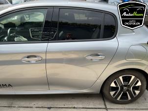 Peugeot 208 II 1.2 Hybrid 100 Vehículo de desguace (2024, Gris)