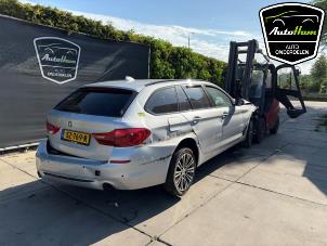 BMW 5 serie Touring 523d 2.0 TwinPower Turbo 16V Épave (2018, Gris)