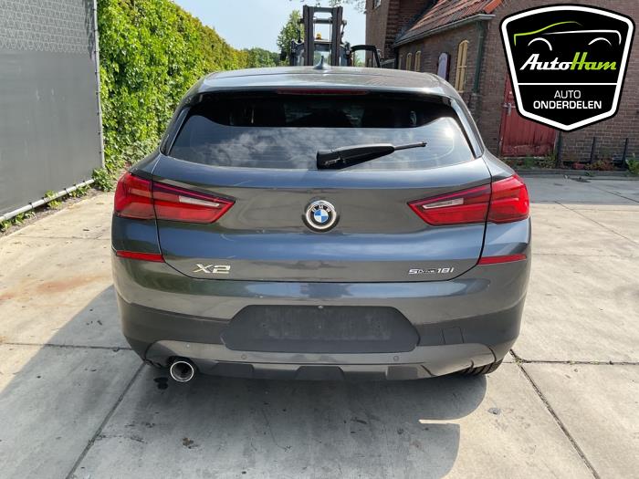 BMW X2 sDrive 20i 1.5 12V TwinPower Turbo Épave (2018, Gris)