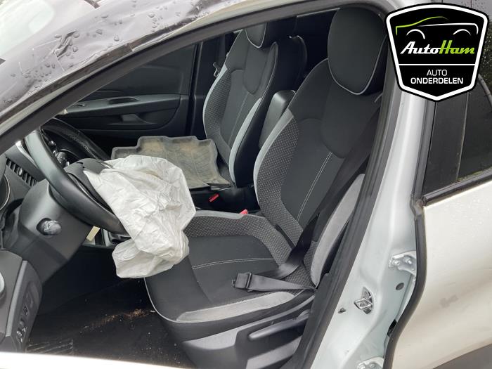Renault Captur I 1.2 TCE 16V EDC Épave (2018, Blanc)