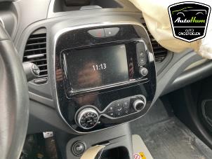 Renault Captur I 1.2 TCE 16V EDC Épave (2018, Blanc)