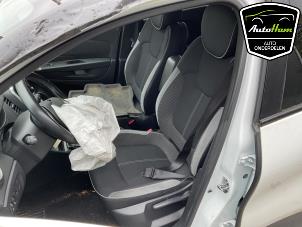 Renault Captur I 1.2 TCE 16V EDC Épave (2018, Blanc)