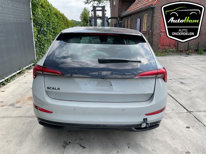Skoda Scala 1.5 TSI Samochód złomowany (2023, Szary)