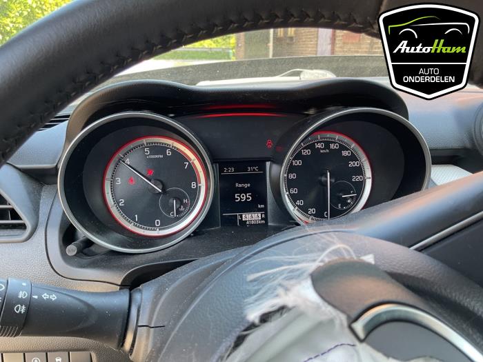 Suzuki Swift 1.2 Dual Jet 16V SHVS Épave (2021, Noir)