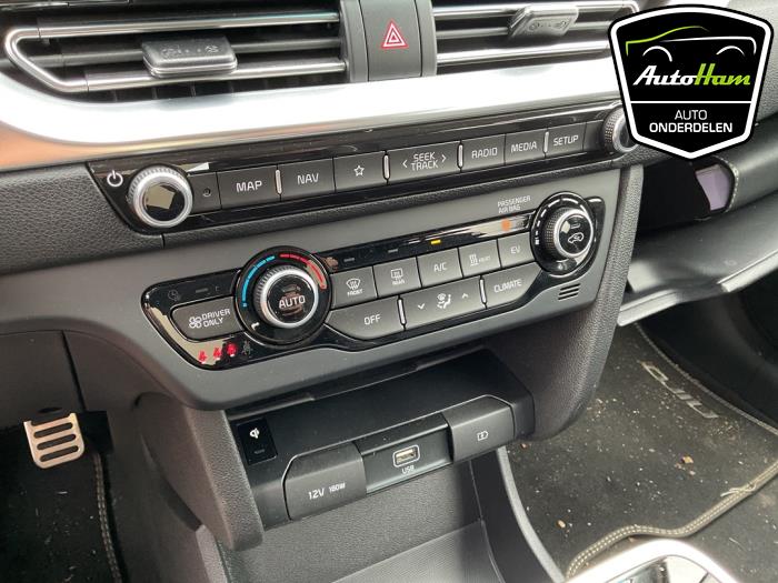 Kia Niro I E-Niro 64 kWh Vehículo de desguace (2021, Blanco)