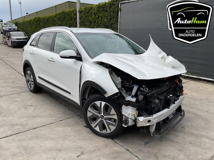 Kia Niro I E-Niro 64 kWh Vehículo de desguace (2021, Blanco)