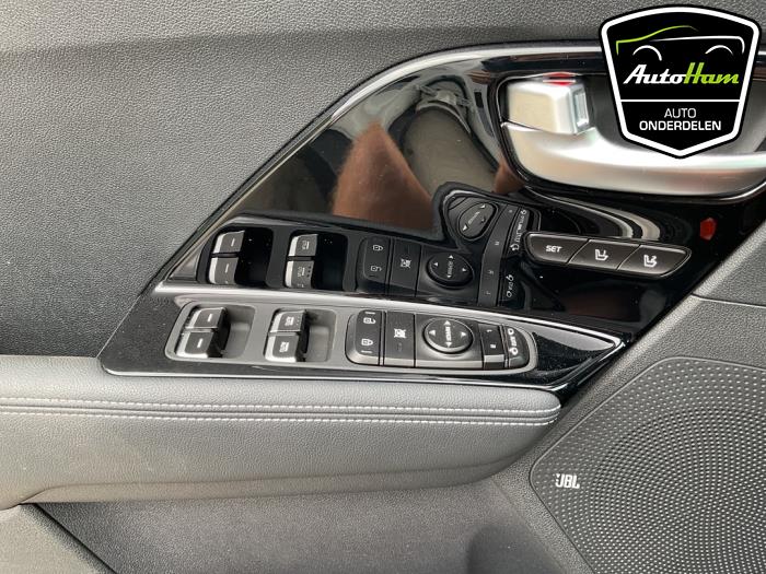 Kia Niro I E-Niro 64 kWh Vehículo de desguace (2021, Blanco)
