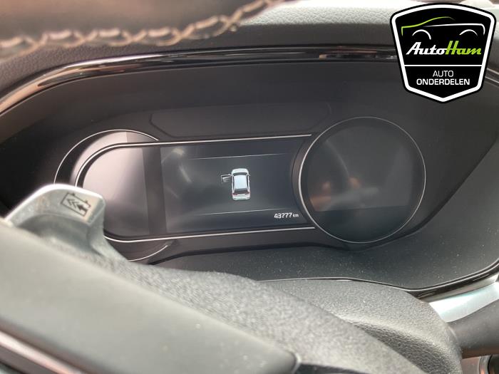 Kia Niro I E-Niro 64 kWh Vehículo de desguace (2021, Blanco)
