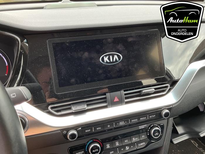 Kia Niro I E-Niro 64 kWh Vehículo de desguace (2021, Blanco)
