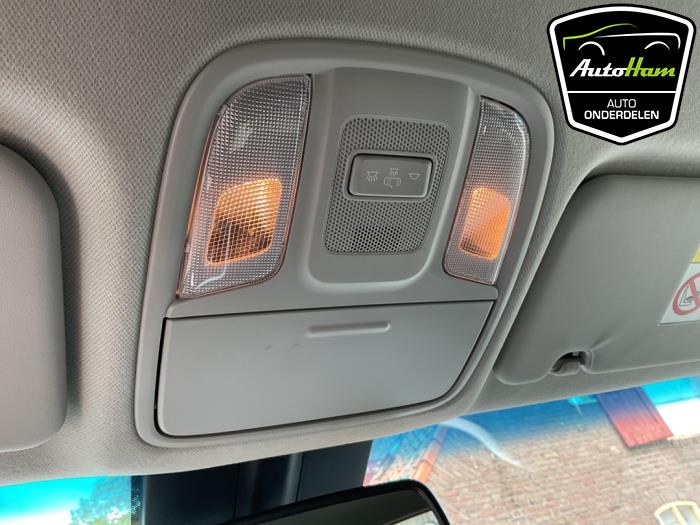 Kia Niro I E-Niro 64 kWh Vehículo de desguace (2021, Blanco)