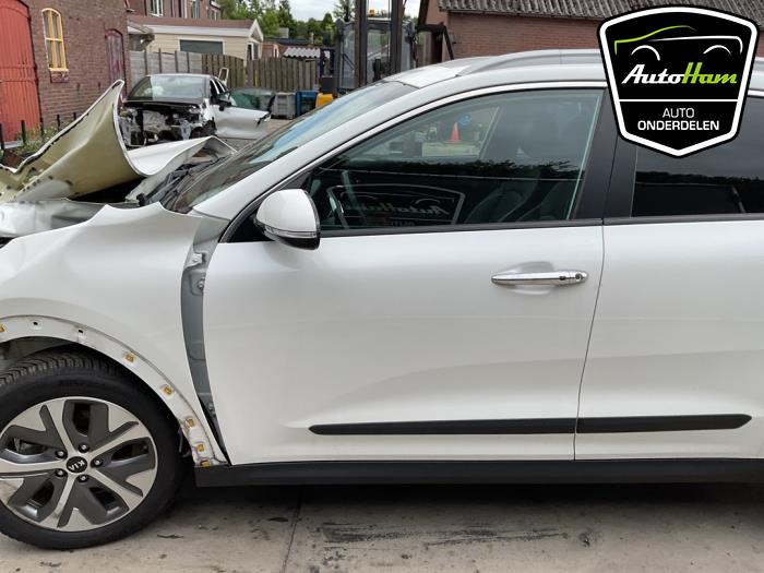 Kia Niro I E-Niro 64 kWh Vehículo de desguace (2021, Blanco)