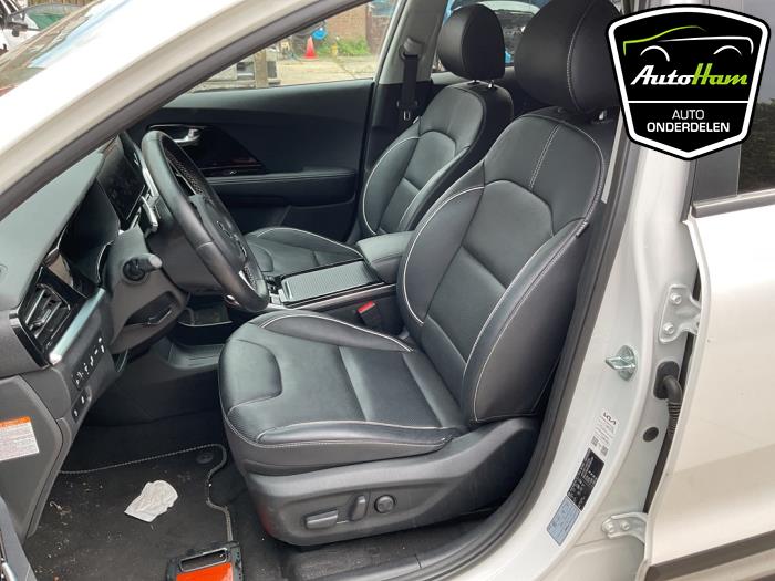 Kia Niro I E-Niro 64 kWh Vehículo de desguace (2021, Blanco)