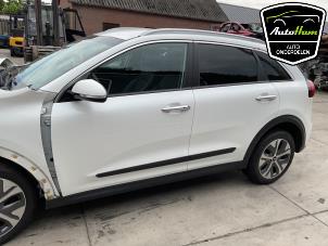Kia Niro I E-Niro 64 kWh Vehículo de desguace (2021, Blanco)