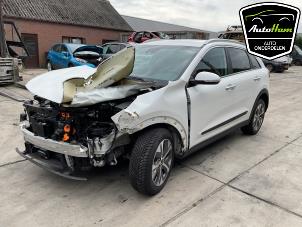 Kia Niro I E-Niro 64 kWh Vehículo de desguace (2021, Blanco)