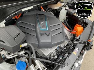 Kia Niro I E-Niro 64 kWh Vehículo de desguace (2021, Blanco)