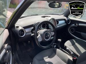 Mini Mini 1.6 16V Cooper Vehículo de desguace (2009, Negro)