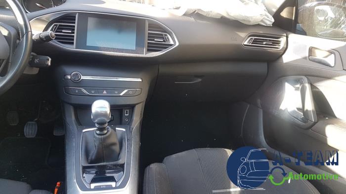 Peugeot 308 1.6 BlueHDi 120 Épave (2014, Gris)