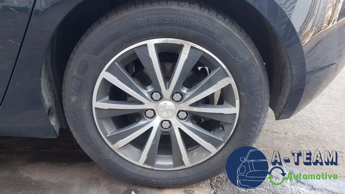 Peugeot 308 1.6 BlueHDi 120 Épave (2014, Gris)