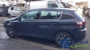 Peugeot 308 1.6 BlueHDi 120 Épave (2014, Gris)