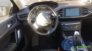 Peugeot 308 1.6 BlueHDi 120 Épave (2014, Gris)