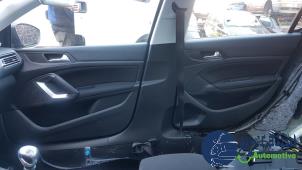 Peugeot 308 1.6 BlueHDi 120 Épave (2014, Gris)