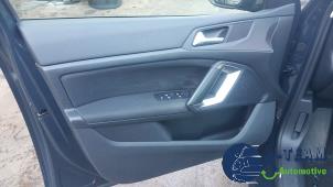 Peugeot 308 1.6 BlueHDi 120 Épave (2014, Gris)
