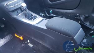 Peugeot 308 1.6 BlueHDi 120 Épave (2014, Gris)