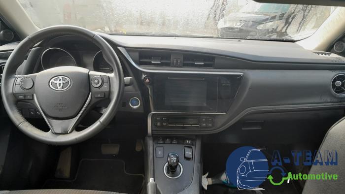 Toyota Auris 1.8 16V Hybrid Vehículo de desguace (2017, Gris)