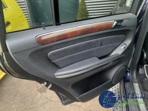 Mercedes GL 4.7 GL 450 V8 32V Samochód złomowany (2007, Czarny)