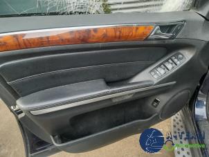 Mercedes GL 4.7 GL 450 V8 32V Samochód złomowany (2007, Czarny)