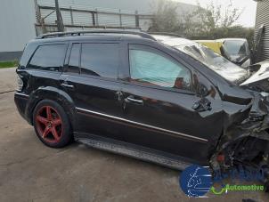 Mercedes GL 4.7 GL 450 V8 32V Samochód złomowany (2007, Czarny)