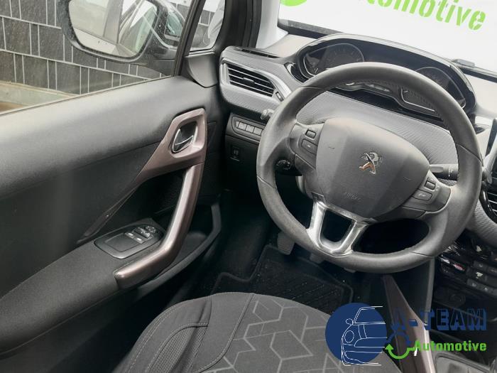 Peugeot 2008 1.2 Vti 12V PureTech 82 Salvage vehicle (2016, Metallic, Gray)