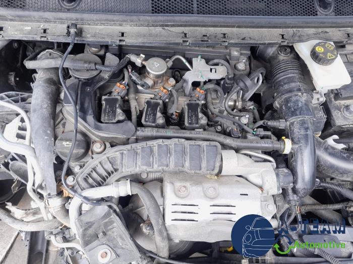 Peugeot 308 SW 1.2 12V e-THP PureTech 130 Salvage vehicle (2019, Black)