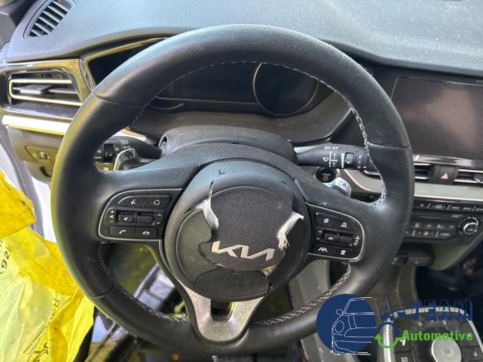 Kia Niro I E-Niro 64 kWh Épave (2022, Blanc)