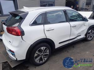 Kia Niro I E-Niro 64 kWh Épave (2022, Blanc)