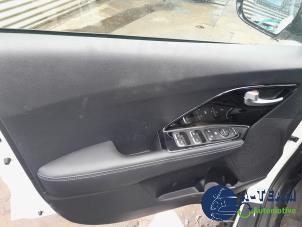 Kia Niro I E-Niro 64 kWh Épave (2022, Blanc)