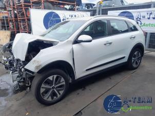 Kia Niro I E-Niro 64 kWh Épave (2022, Blanc)