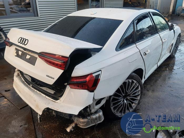 Audi A6 2.0 16V 55 TFSI E Quattro Épave (2021, Blanc)