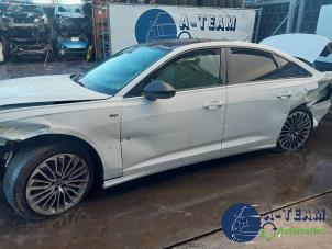 Audi A6 2.0 16V 55 TFSI E Quattro Épave (2021, Blanc)