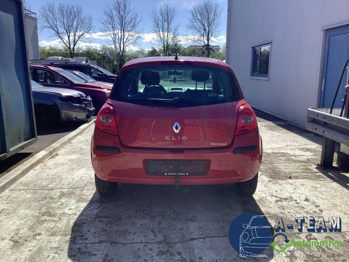 Renault Clio III 1.2 16V 65 Salvage vehicle (2007, Red)