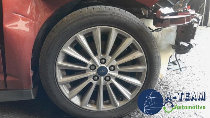 Ford C-Max 1.5 Ti-VCT EcoBoost 150 16V Épave (2015, Rouge)