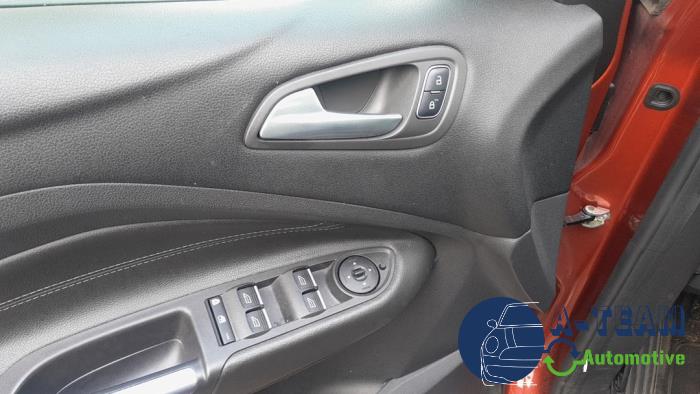Ford C-Max 1.5 Ti-VCT EcoBoost 150 16V Épave (2015, Rouge)