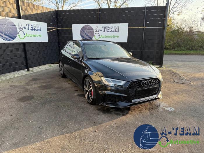 Audi RS 3 Sportback 2.5 TFSI 20V Quattro Samochód złomowany (2019, Czarny)