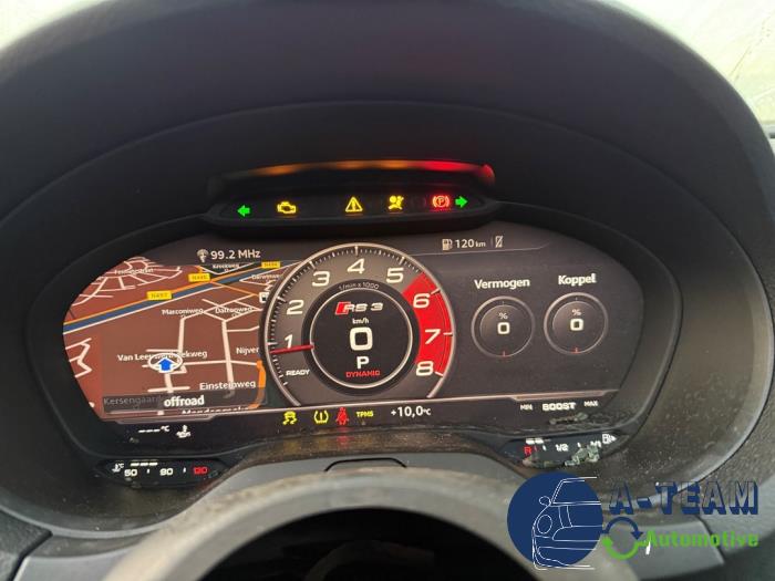Audi RS 3 Sportback 2.5 TFSI 20V Quattro Samochód złomowany (2019, Czarny)